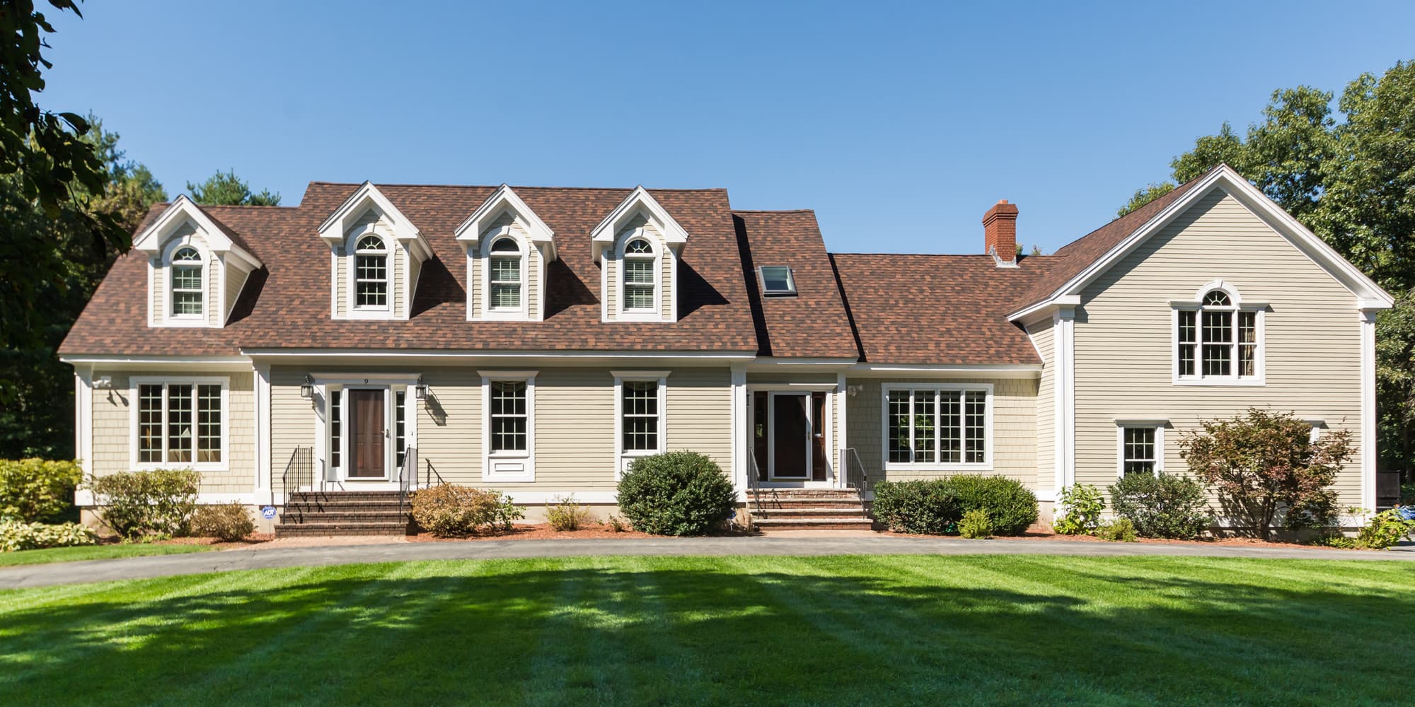 The most popular house colors to inspire your siding: South Central - Navajo Beige  The most popular house colors to inspire your siding: South Central - Navajo Beige