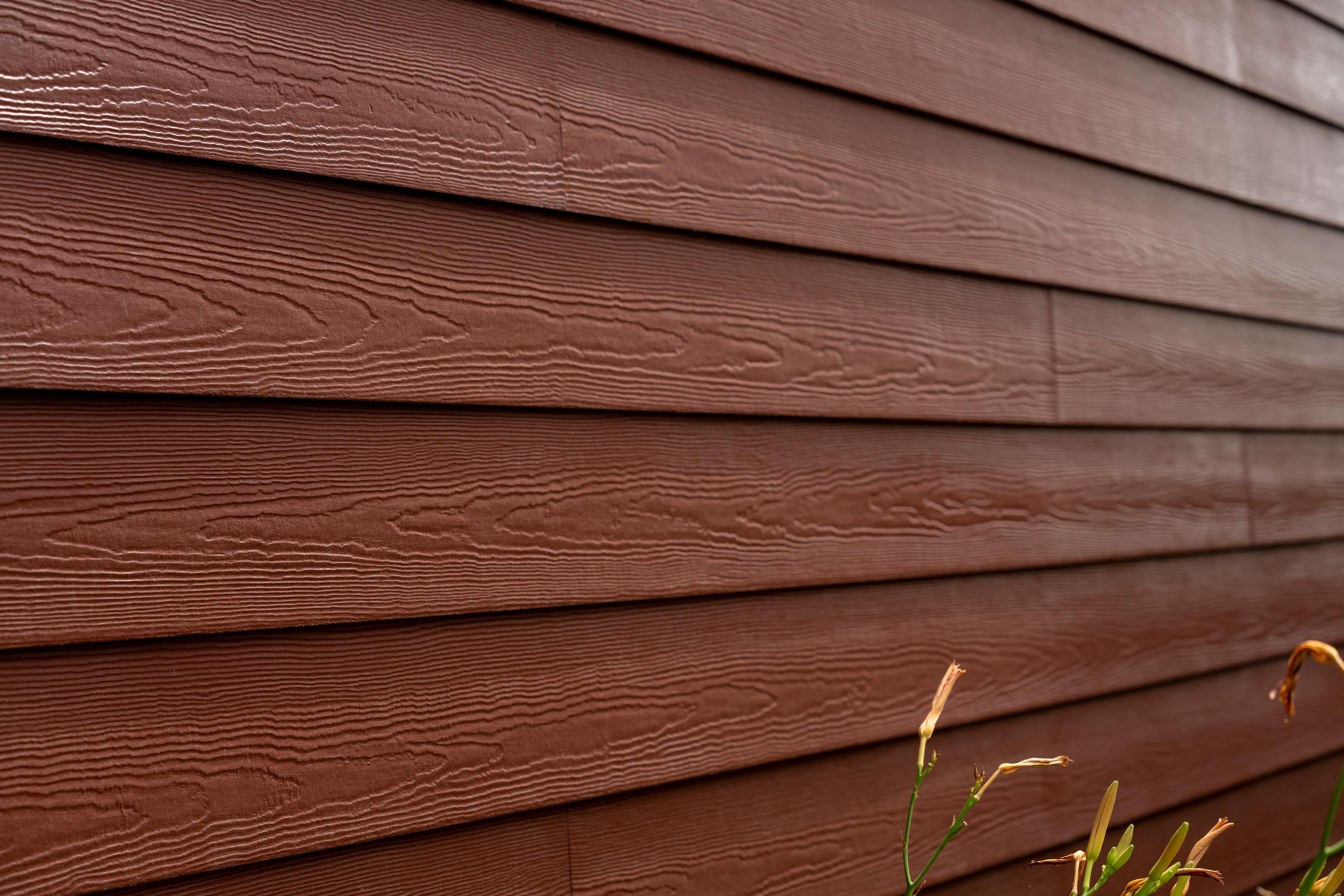 Hardie Plank lap siding in Countrylane Red