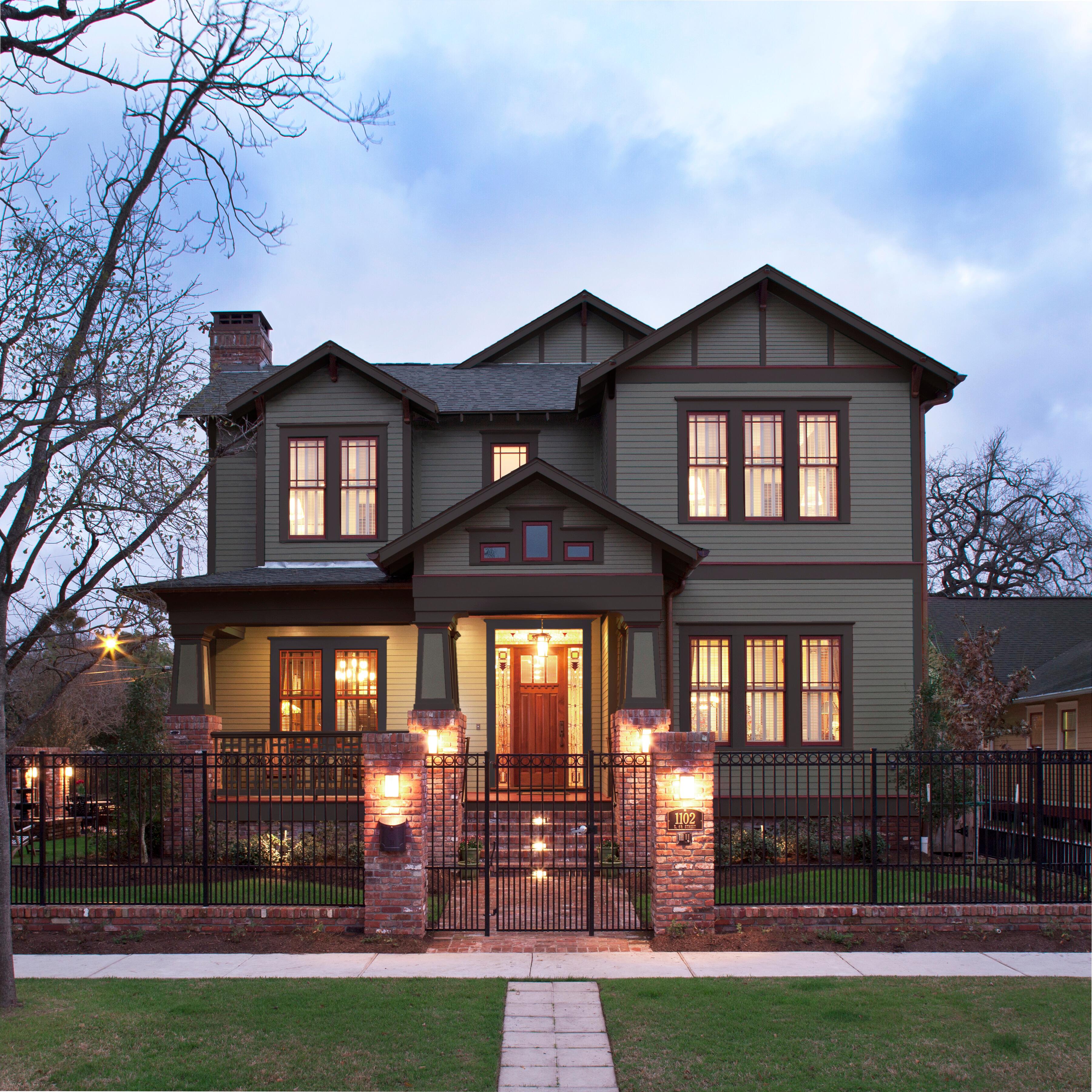 Home clad in Midnight Black trim 